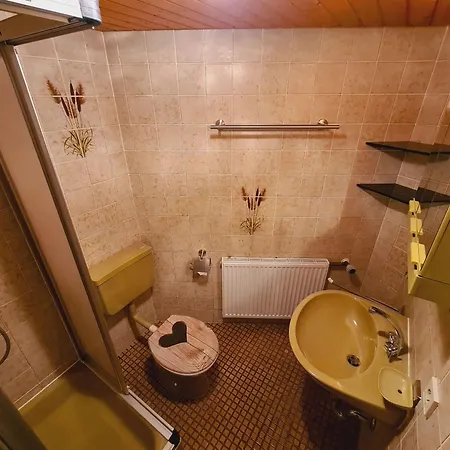 Golla-lang Apartman